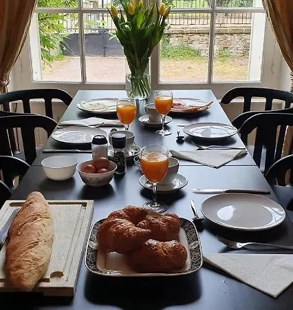 Maison De La Comtesse Bed & Breakfast Cosne-d'Allier