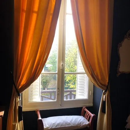 Maison De La Comtesse Bed & Breakfast